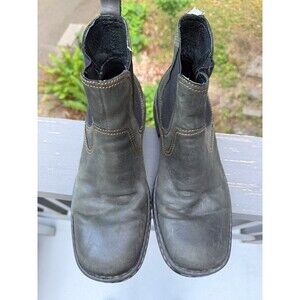 Men’s Born Slip On Boots Size 10.5